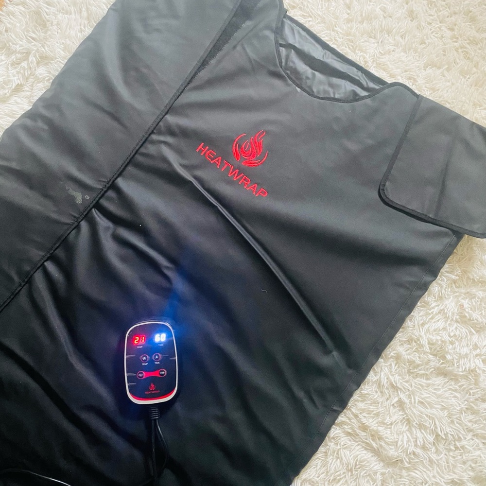 HeatWrap Sauna in great condition and still practically new.